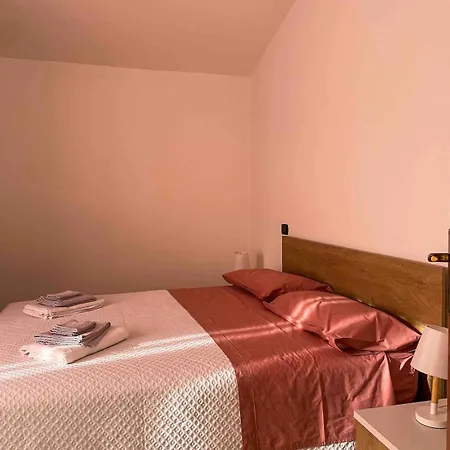 Claudia - B * Crotone